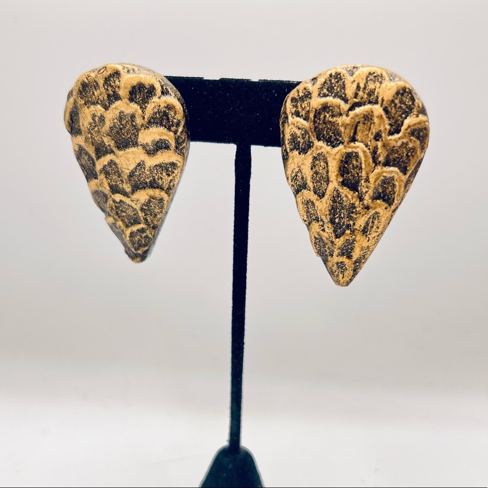 Chunky wooden pierced earrings new old stock gold tone pinecone look